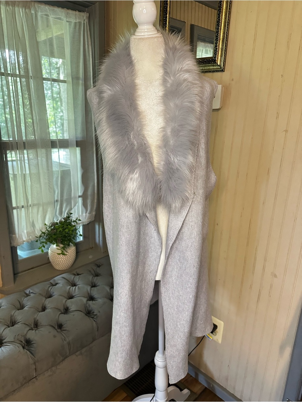 NWT Neiman Marcus Gray Long Sweater Vest Faux Fur Collar XL $182